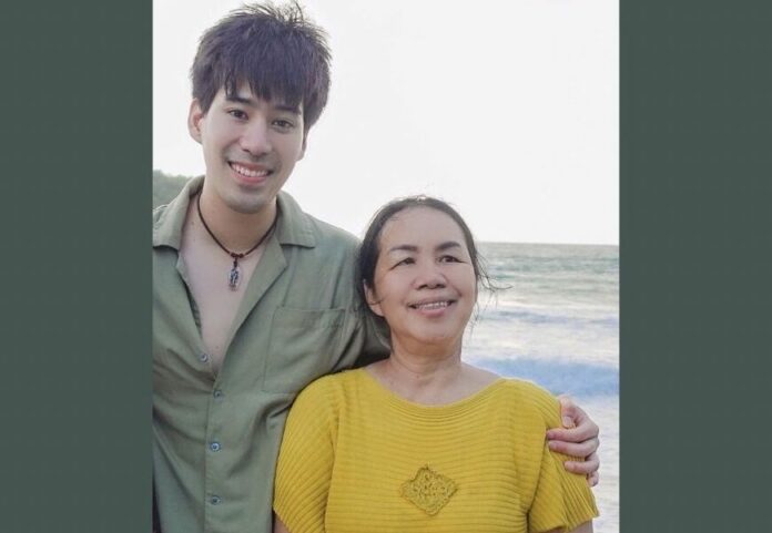 เอ็ม อดุลย์รัศมิ์ พาคุณแม่เข้าไอซียู