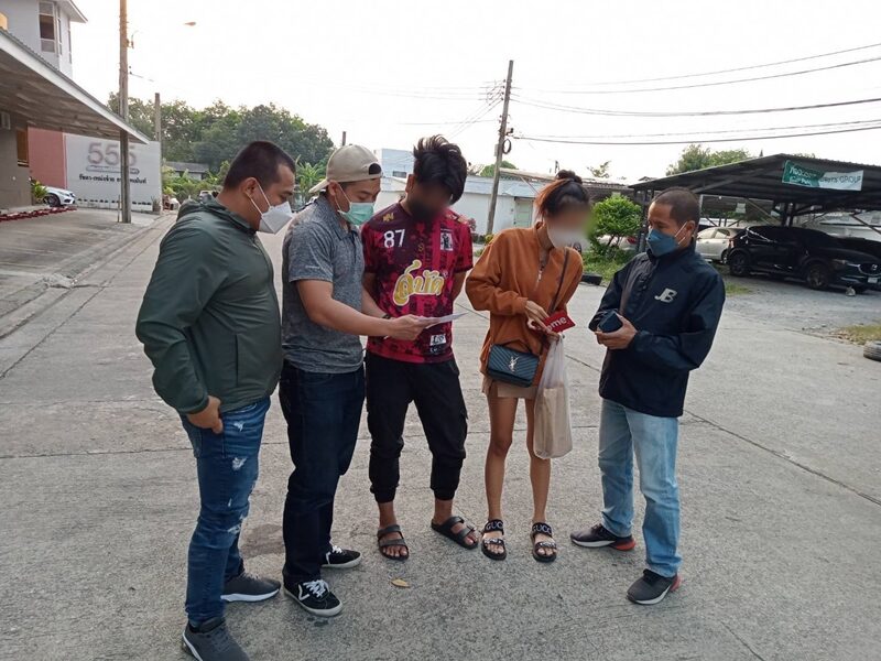 กองปราบ นำกำลังบุกรวบ แก๊ง18มงกุฎ อ้างเป็น รองผู้การบึงกาฬ หลอกตำรวจโรงพัก ล้วงข้อมูลผู้ต้องหายาเสพติด