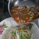 อร่อย แซ่บ สมคำร่ำลือ 'เจริญพุงโภชนา' ก๋วยเตี๋ยวหมูต้มยำโบราณ