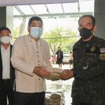 กรมอุทยานฯ รับมอบข้าวสาร มูลนิธิชัยอนันต์ สนับสนุนสวัสดิการผู้พิทักษ์ป่า