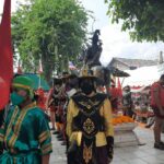 ผบ.ทร. บวงสรวงดวงพระวิญญาณสมเด็จพระเจ้าตากสิน