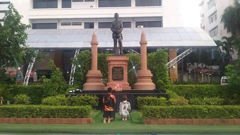 จอนนี่มือปราบ เผยอาการล่าสุดลูกสาว-แม่ยาย หลังประสบอุบัติเหตุถูกรถชน ต้องอยู่ในความดูแลของหมอตลอด