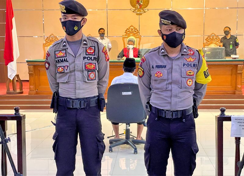 ศาลอินโดฯ “สั่งประหารครู”