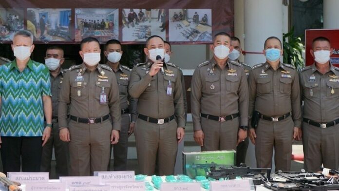 แถลงจับ