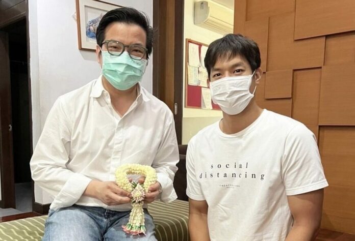 เพื่อน คณิน เดินสายไหว้ผู้ใหญ่