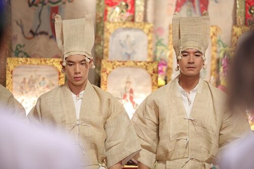 เรื่องย่อ กรงน้ำผึ้ง