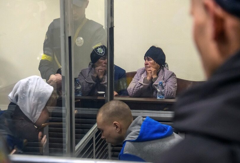 ภรรยาหม่าย กับ ทหารรัสเซีย ใน ห้องการพิจารณาคดี