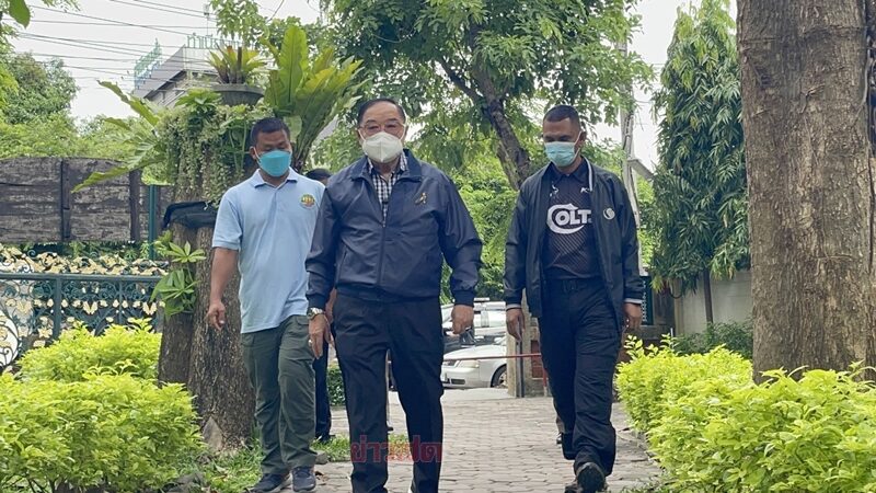 บิ๊กป้อม ใช้สิทธิ เลือกตั้งผู้ว่าฯ กทม. เผย รู้สึกเฉย ๆ ขอประชาชนทุกคนออกมาใช้สิทธิ เพื่อเป็นประชาธิปไตยอย่างเต็มที่