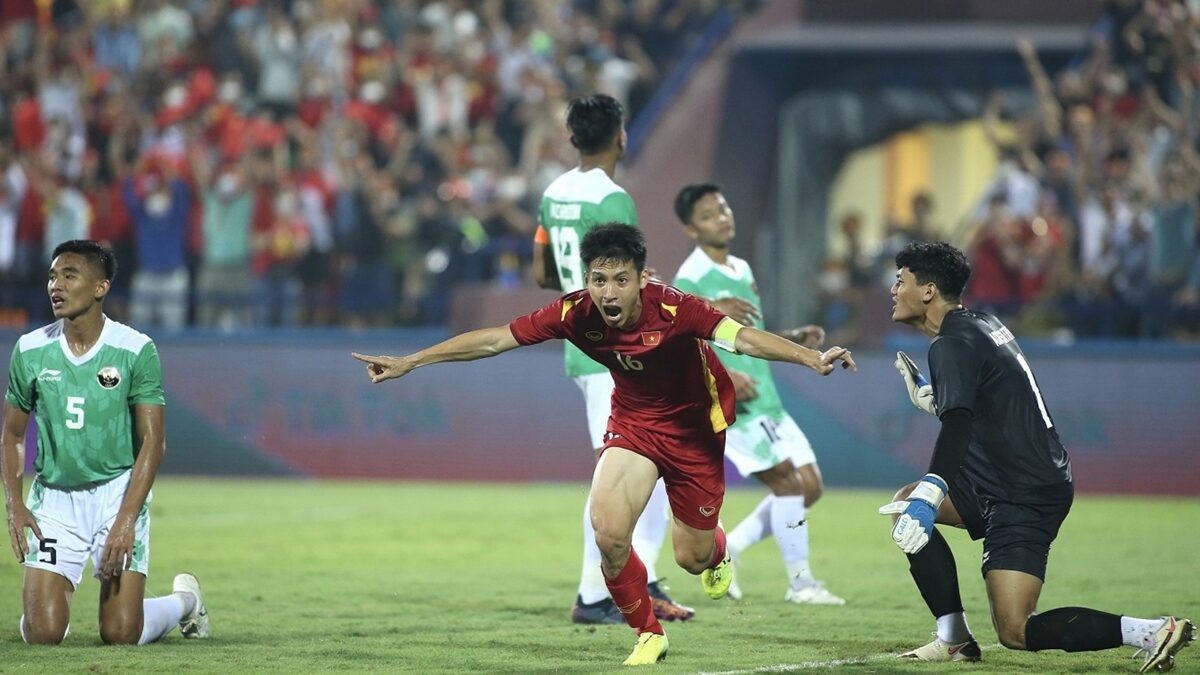 กุนซือทีมฟุตบอลชาย อินโดนีเซีย โวยเวียดนามให้ซ้อมสนามห่วยทำพ่ายยับ