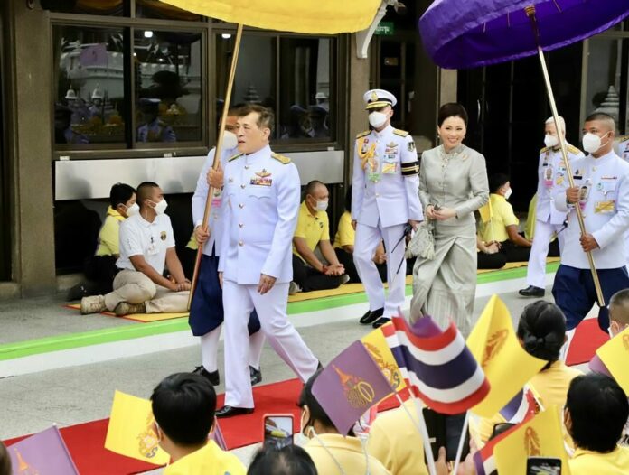 ในหลวง พระราชินี เสด็จฯ บวงสรวงพระหลักเมือง กรุงรัตนโกสินทร์ครบ 240 ปี