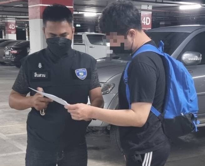 ตำรวจไซเบอร์ นำกำลังเจ้าหน้าที่บุกรวบ แอดมินทวิตเตอร์ "เด็กขายน้ำ" ปล่อยคลิป-ภาพลามกผ่านกลุ่มไลน์ลับ