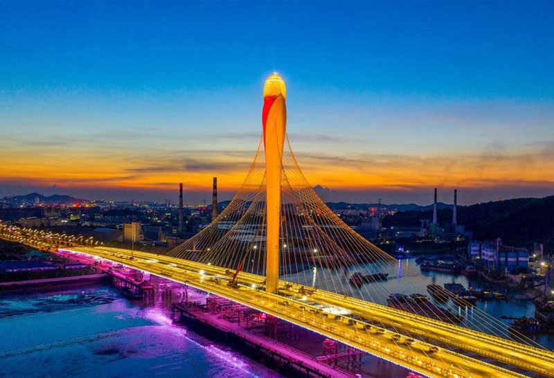 สะพานแขวนหอคอย “ดอกแมกโนเลีย” สุดอลังการ