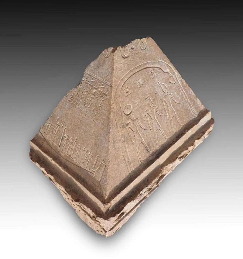หินแกรนิตแกะสลัก “ยุคฟาโรห์คูฟู” เก่าแก่กว่า 4,500 ปี