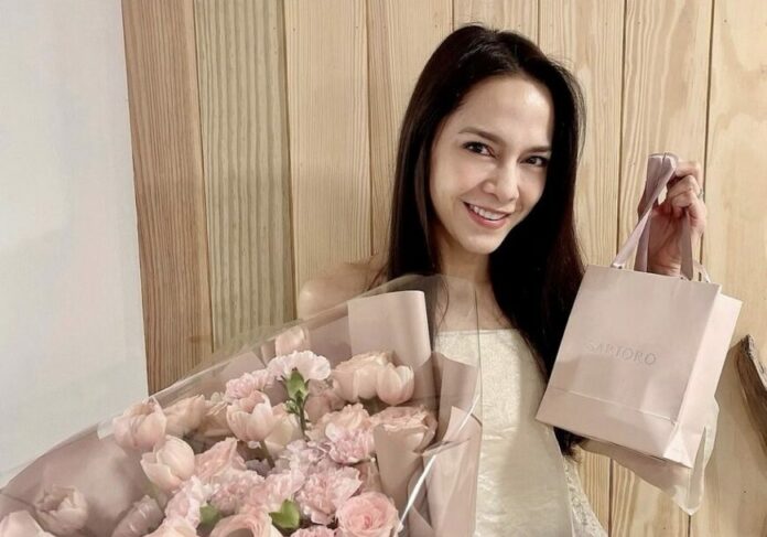 พลอย ภมรมนตรี โชว์หวานอีก