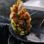 ถอดบทเรียน 3 วิกฤติใหญ่ ข้าวผัดปูเมืองทอง 1 ต้นตำรับ คุณหมู พิมพร