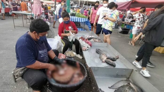 ผ่าท้อง