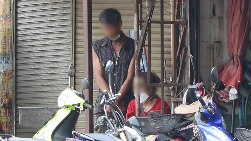 ตำรวจแจ้ง 5 ข้อหาหนัก ชายเร่ร่อน จับตัวประกัน ในพื้นที่ จ.ขอนแก่น เผย อาการล่าสุด จัดกำลังเฝ้าตลอด 24 ชั่วโมง