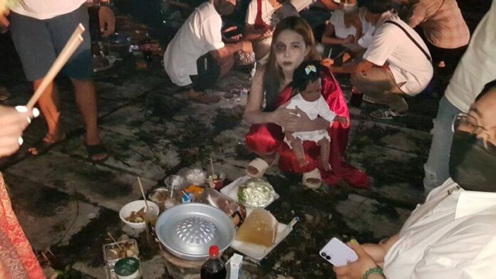 แต่งผี