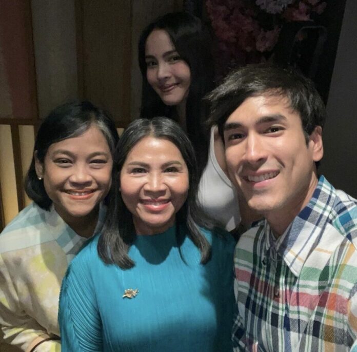 ณเดชน์ - ญาญ่า เผย ภาพ 2 ครอบครัว