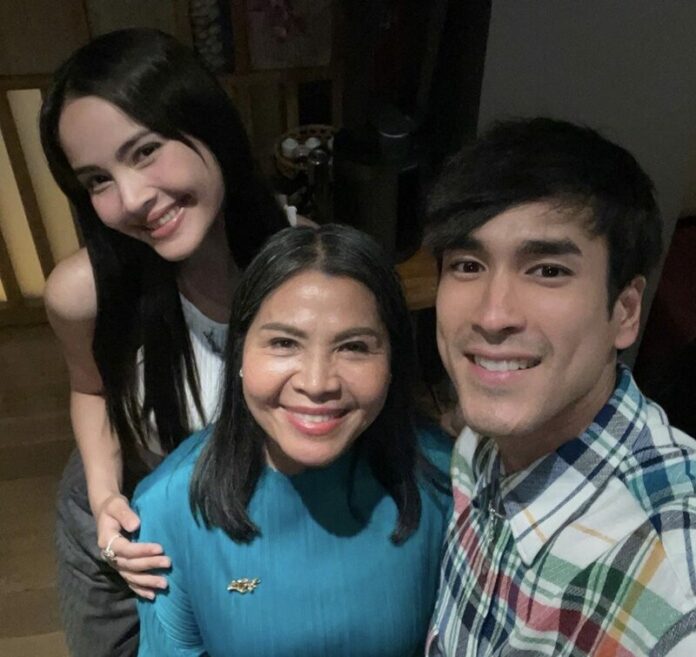 ณเดชน์ - ญาญ่า เผย ภาพ 2 ครอบครัว
