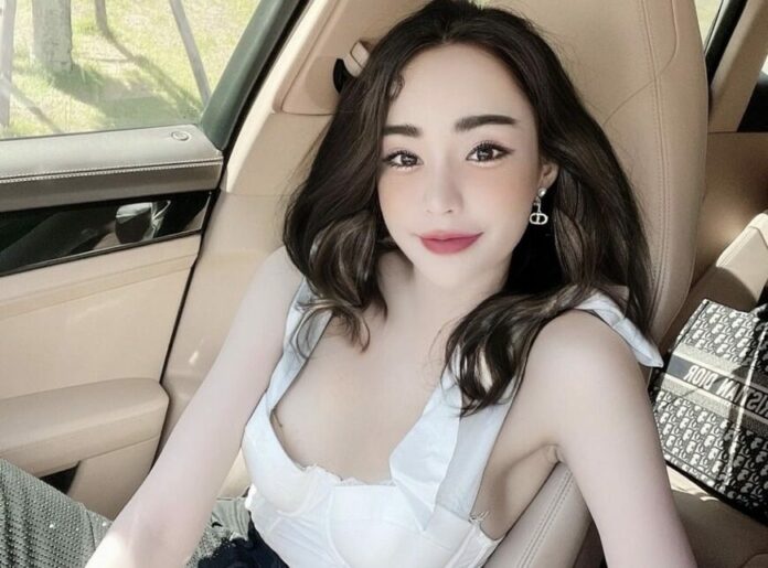 รักแรกพบ! นิวนิว เอวเด้ง