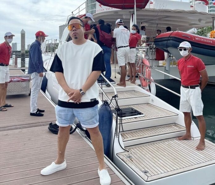 ความสุขของ ดีเจภูมิ