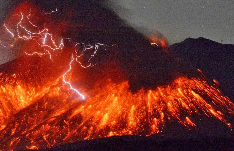 “ภูเขาไฟซากุระจิมะ” ปะทุรุนแรง-เตือนภัยสูงสุดครั้งแรกใน 15 ปี