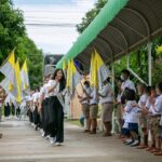 กิจกรรมเก็บตัว สร้างรอยยิ้มชาวลพบุรี เลี้ยงอาหารเด็กๆ มอบถุงยังชีพชุมชน