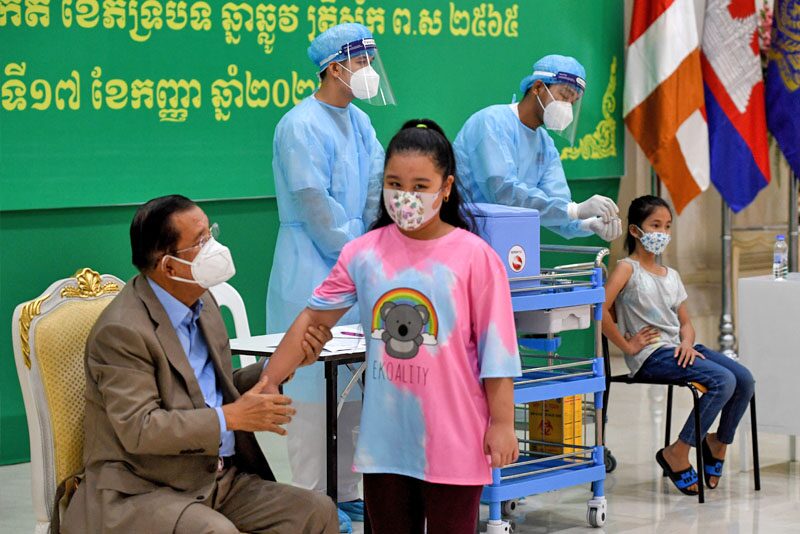 กัมพูชาวอนประชาชนฉีดวัคซีน