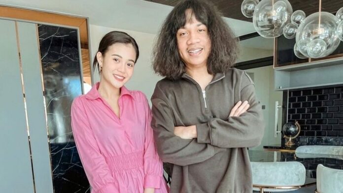 พร้อม