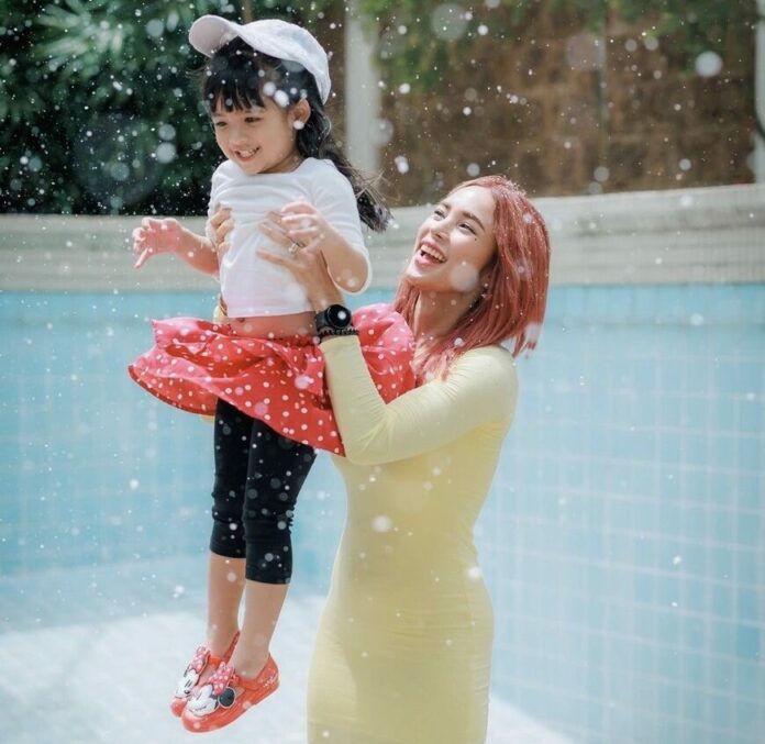 อุ้ม ลักขณา ปวดใจ