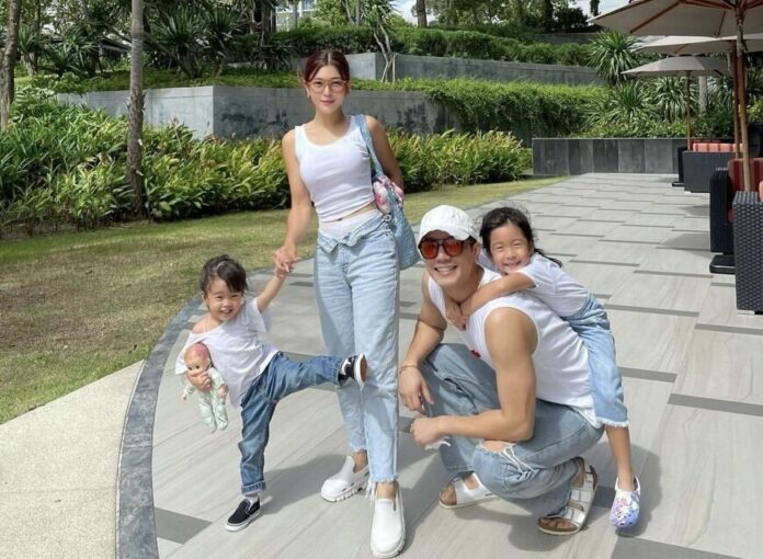 ครอบครัวพร้อมหน้า