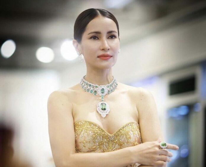 อ้น เผย เอกกี้