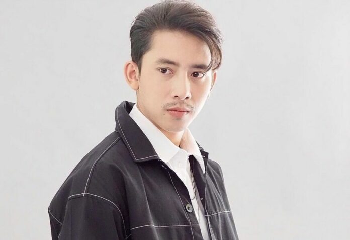 เบิ้ล ปทุมราช อวดซิกซ์แพ็ก