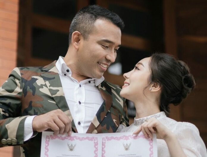 นุนี-อ๊อฟ take me out