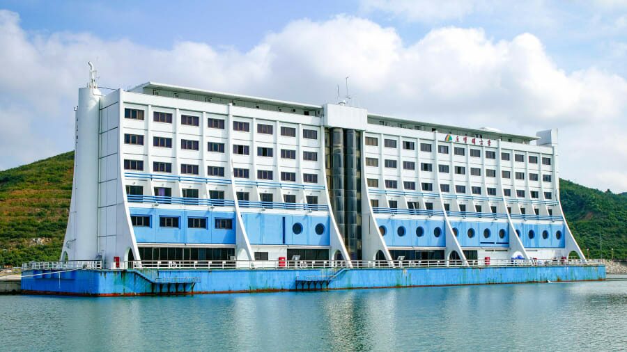 โรงแรมลอยน้ำ