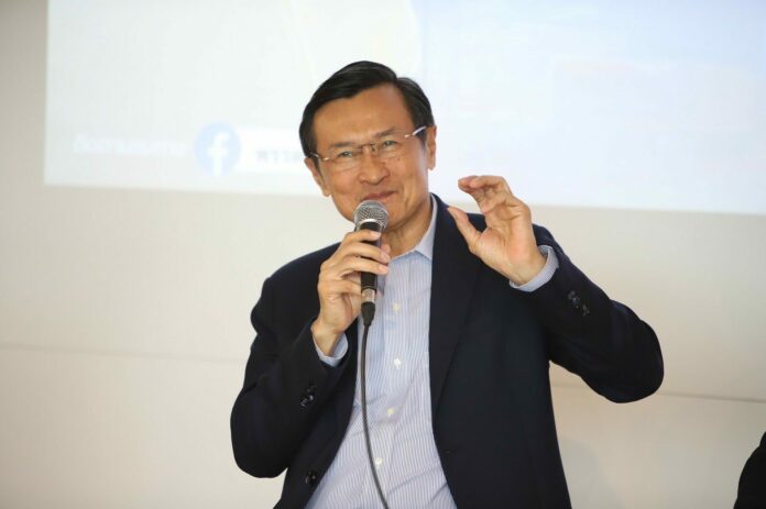 นายจาตุรนต์ ฉายแสง คณะกรรมการยุทธศาสตร์พรรคเพื่อไทย ในงานเสวนา "8 ปีประยุทธ์ อยากไปต่อ แต่ต้องพอแค่นี้"