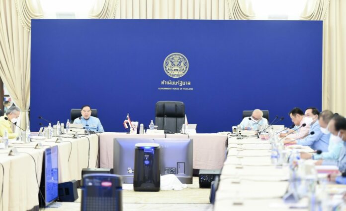 พล.อ.ประวิตร วงษ์สุวรรณ รองนายกรัฐมนตรี รักษาราชการแทนนายกฯ ประชุมคณะรัฐมนตรี