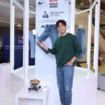 คนรักยีนส์เปิดอก แบบไหนที่ใช่ ใส่แล้วโดน ปังเท่ทุกโอกาส