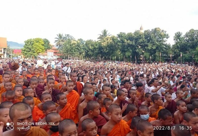 ครูบาบุญชุ่ม แสดงธรรม พม่า