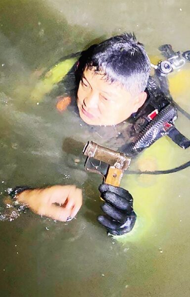 สดจากสนามข่าว - เกาะติดคดีเด็กม.3ดับ เพื่อนนร.รับ-ปืนลั่นใส่ แม่ยังคาใจวิถีกระสุน