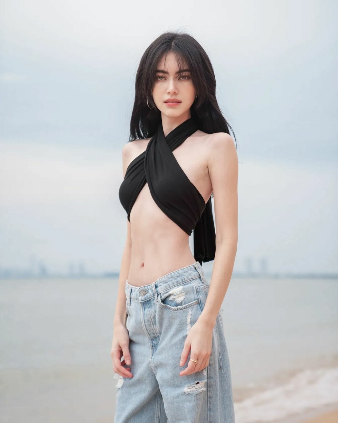 ใหม่ ดาวิกา ลงรูปโชว์เอวเอสรัวๆ เผยลอนกล้ามท้อง เมินคนทักผอมไป