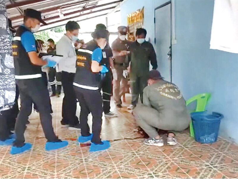 สดจากสนามข่าว - ย้อนคดีหลานคลั่งโหด คว้ามีดฟันคอน้าขาด ญาติโวยตร.แจ้งไม่มา