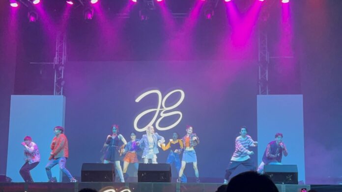โป่ง เชียร์สุดใจ