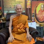 แห่ทำบุญ เสริมดวง ต่อเส้นวาสนา “หลวงปู่ลอง" วัดวิเวกวายุพัด จ.อยุธยา