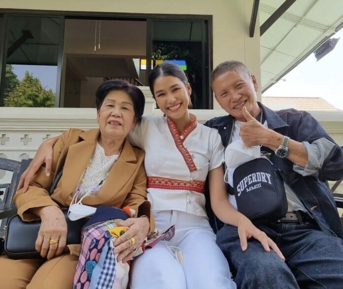 แนท ร่ำไห้ ห่วงตากับยาย