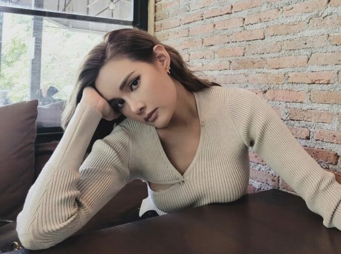 หญิง รฐา โพธิ์งาม