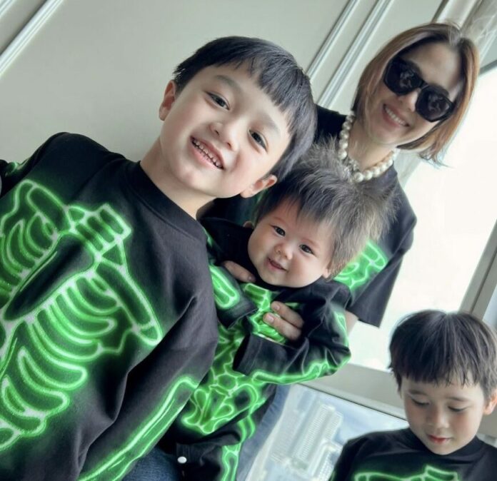 ชมพู่ อารยา ปลื้ม