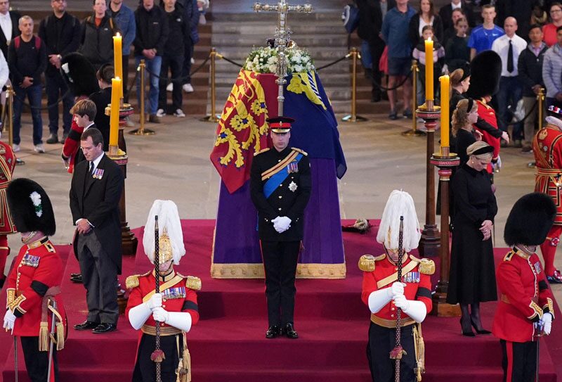 พระราชนัดดา-ราชปนัดดา ร่วมส่งเสด็จ “ควีนเอลิซาเบธที่ 2” สู่สวรรคาลัย