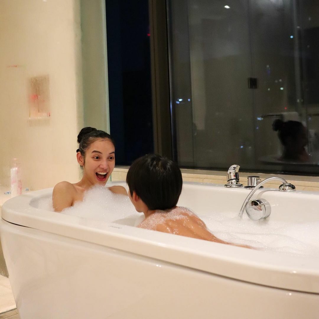 แพท ณปภา รีบชี้แจง หลังหลุดเงาหนุ่มปริศนาในกระจก